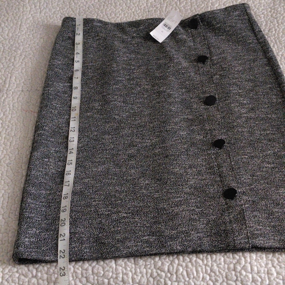 NWT Loft Medium Button Down Grey Pencil Skirt - Picture 6 of 12